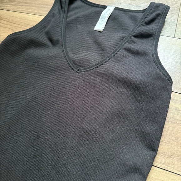 Athleta | Size Small | Aurora Seamless Ribbed Tank – Black - Picture 6 of 8